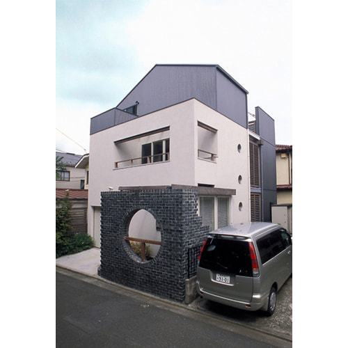 ３階建てBUILT-IN GARAGE